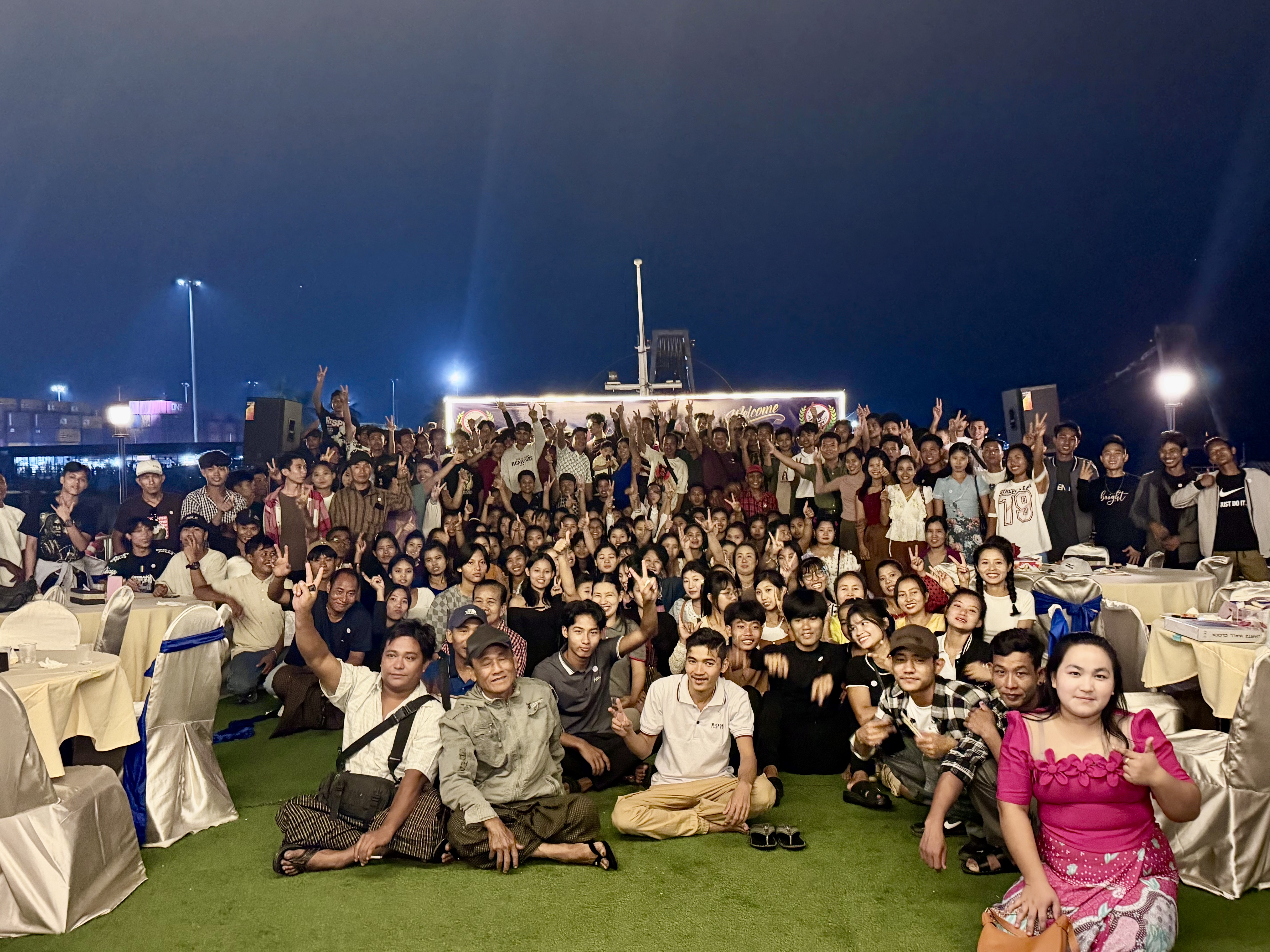 ရွှေကျီး ထုတ်လုပ်ရေးအဖွဲ့ လုပ်ငန်းဆောင်ရွက်နေသောပုံ